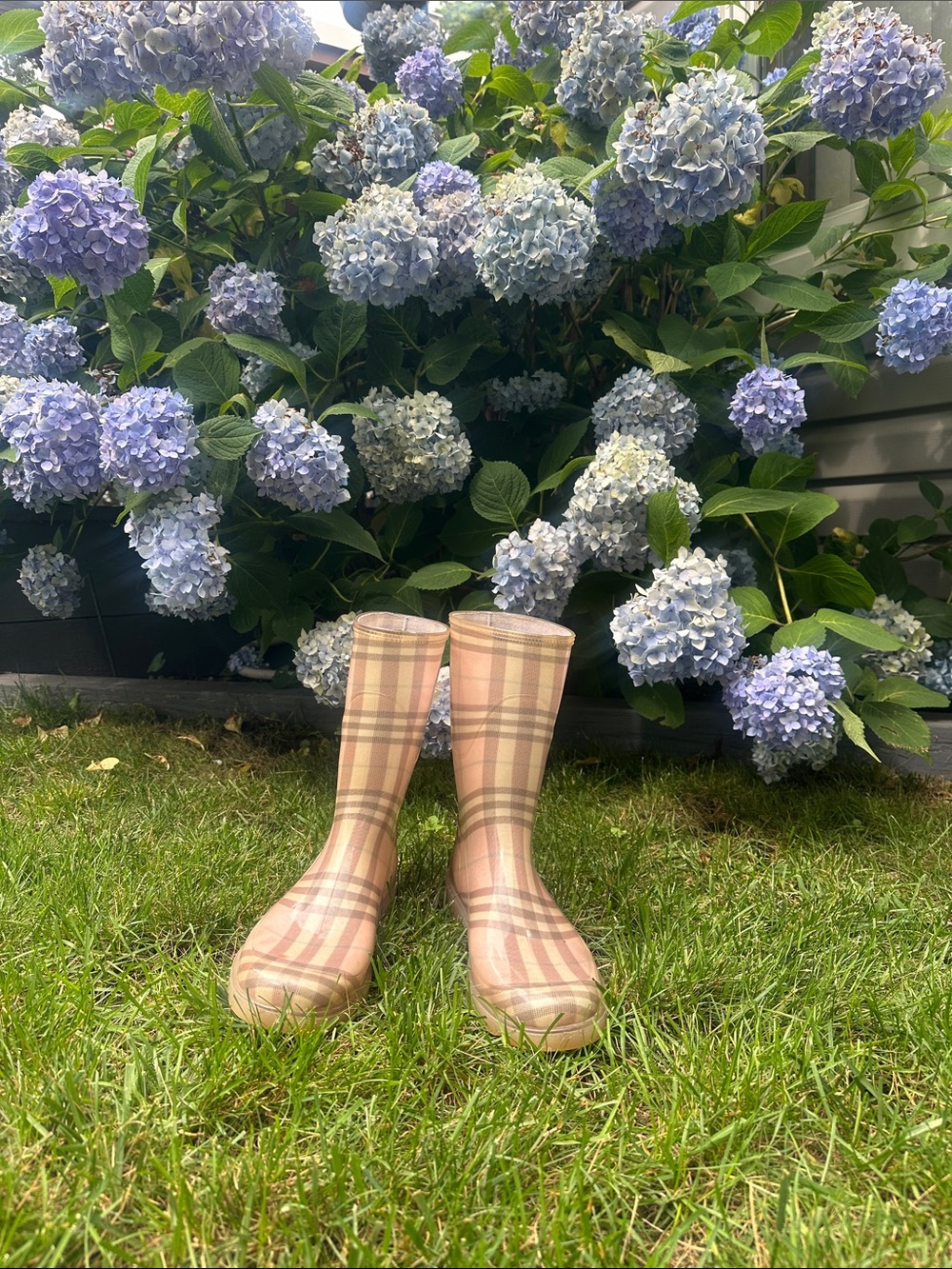 Vintage Baby pink Burberry rubber rain boots - Picture 4 of 17